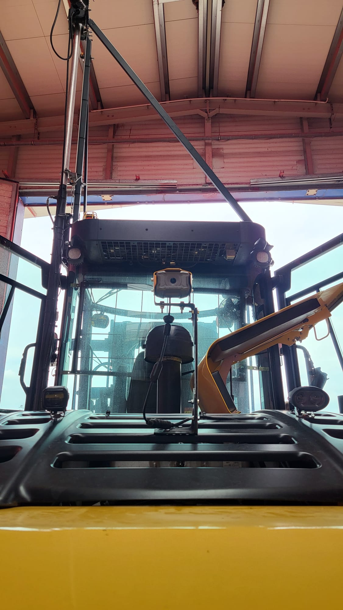 System detekcji pieszych AI dla wózków widłowych Hyster 20-9